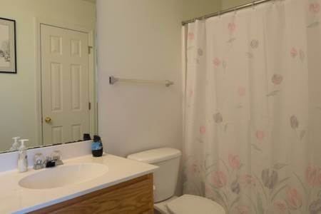 Spacious, Nice Location, New SofaBed