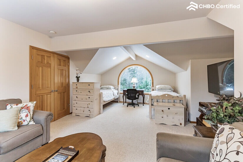 Bonus Room Rental - Private Bathroom