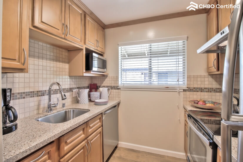 Luxury Executive Condo - New Renovation