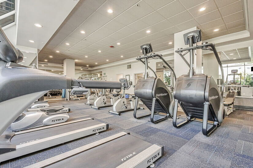 Furnished Jr 1BR Condo Bay Bridge Views 