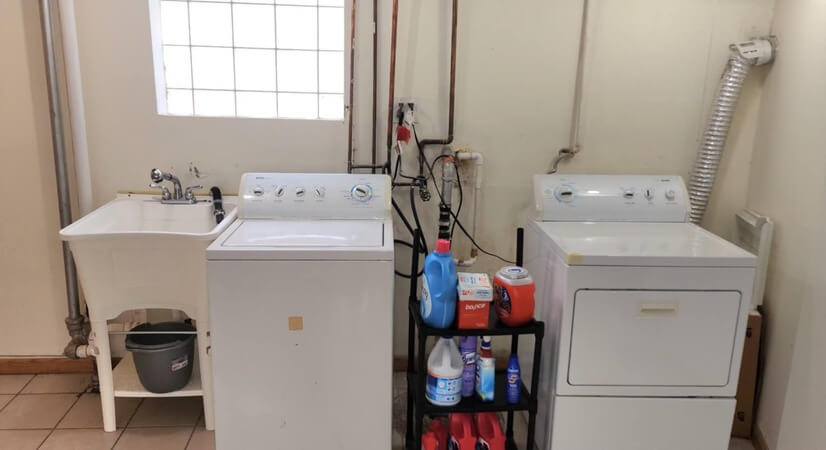 3 Bedroom 2-Bathroom with Pool Table