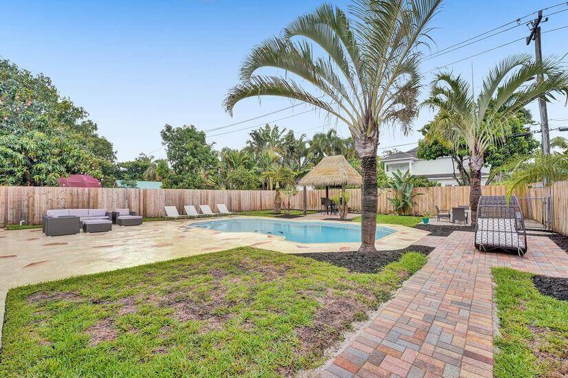 Fully furnished resort style backyard w/ pool