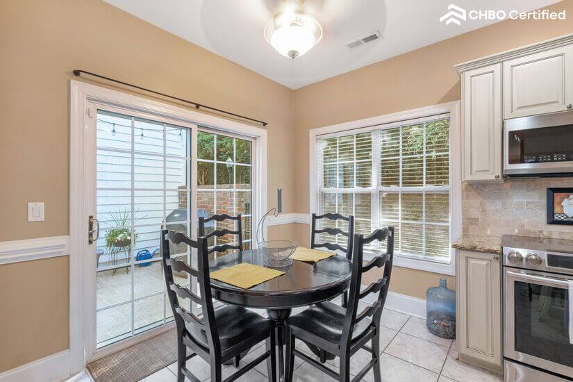 Kitchen table w access to patio