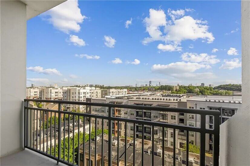 711 Cosmopolitan Dr NE 813