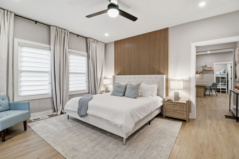 King Bedroom w/ Lounge Area