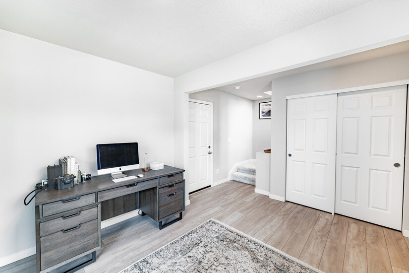 Newer Home Ideal for Teams or Families