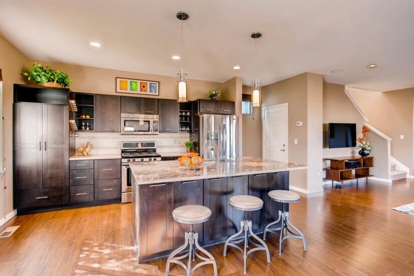 Kitchen with oversized island