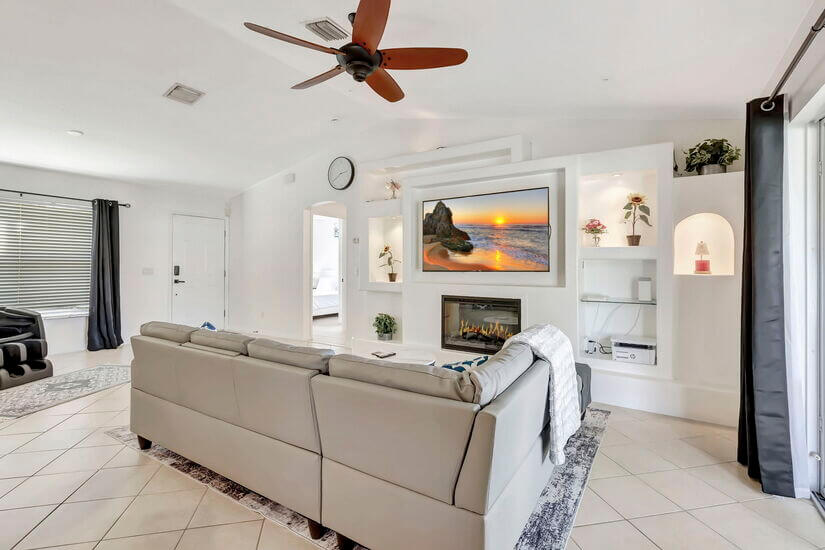 Entire House King Suite