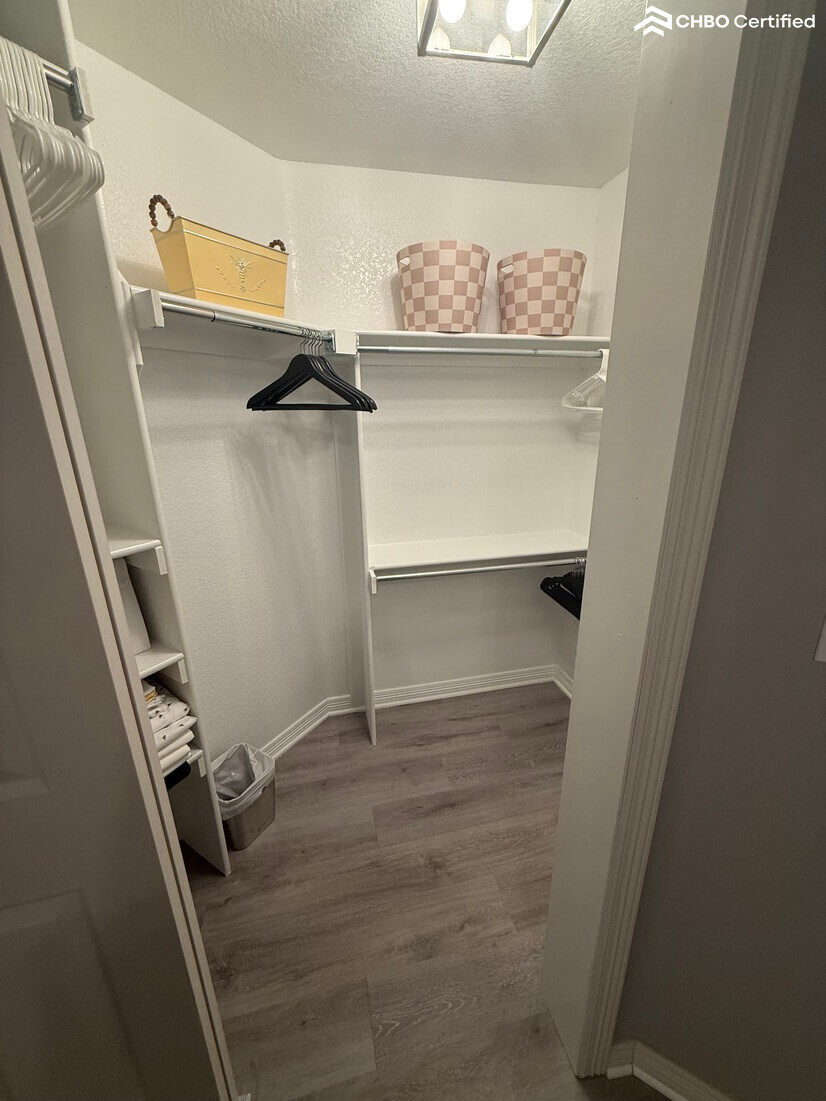 Furnished 1 bd Spacious apartment