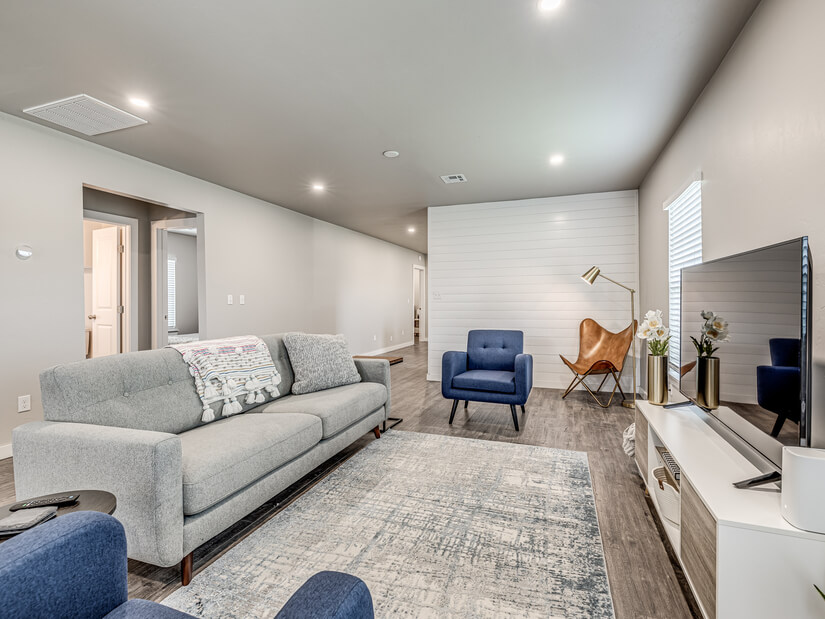 Newly Remodeled 3B 1.5B W/ King Bed