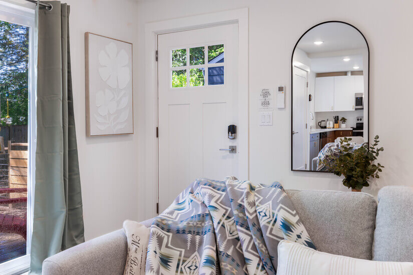 Turnkey 2BR Furnished Home Near UW