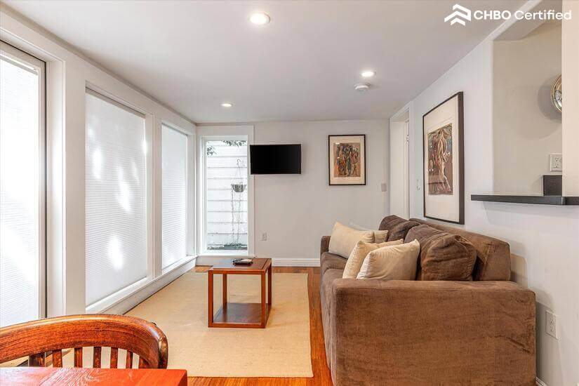 Single Family Home in North Beach