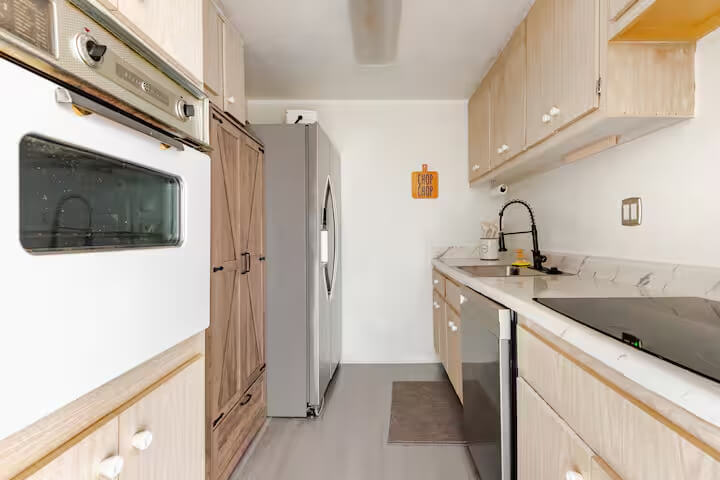 Kitchen full view