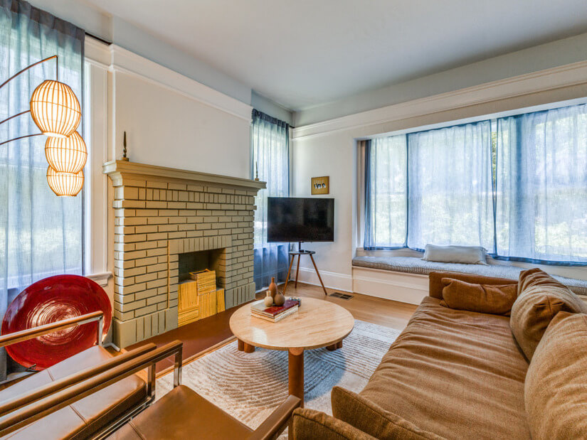 Historic Dallas Furnished Apartment