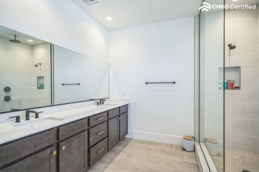 New 4BR Luxury Home with Amenities