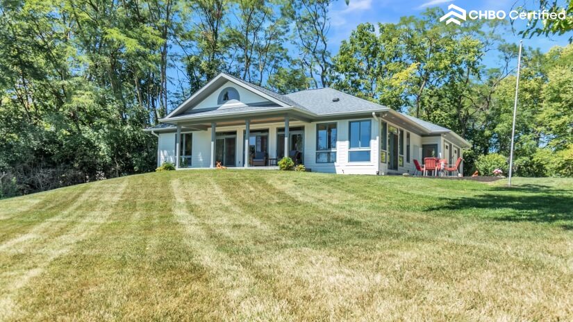 Stand Alone Beautiful Home