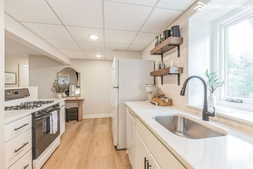 Minnetonka Furnished Garden Apartment