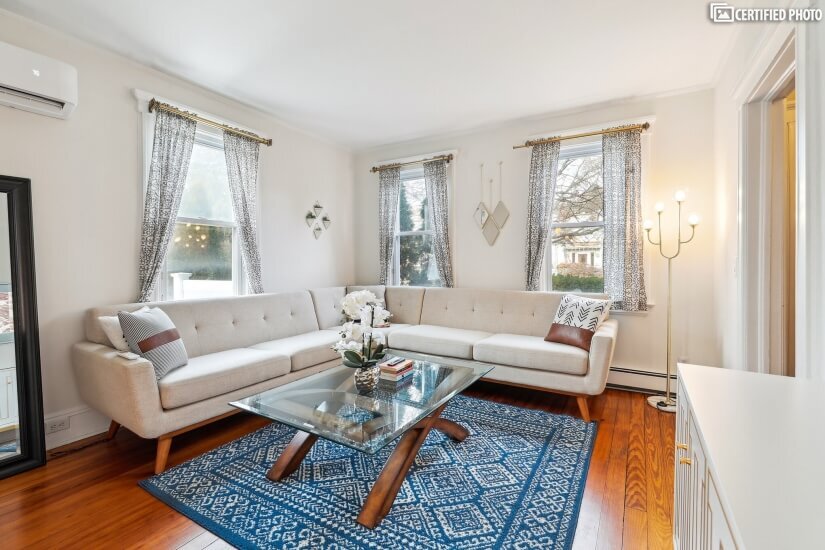 Comfortable Living Room - Government housing Greenwich CT|NY