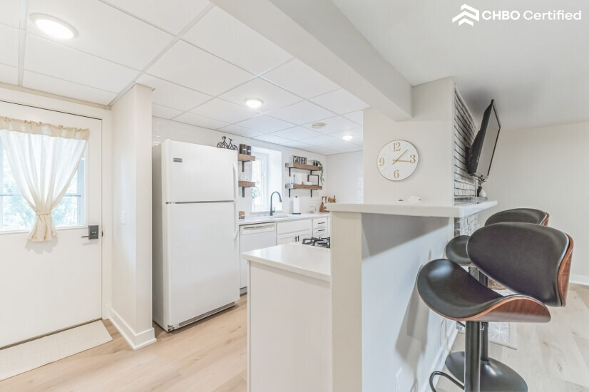 Minnetonka Furnished Garden Apartment