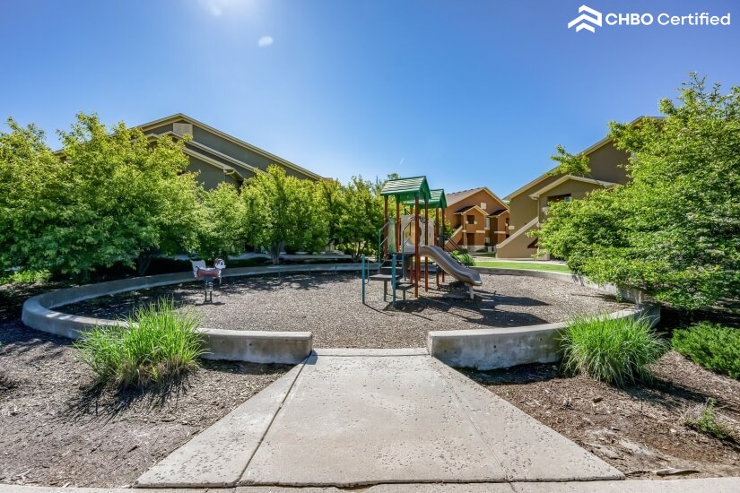 Furnished Midterm Rental 2 bd Condo