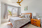 Bedroom w/ Queen bed