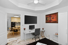 Office/Guestroom: Desk w/Monitor