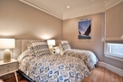 Guest room (can be configured as two twins or