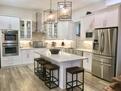 Beautiful, fully-equipped kitchen with all th