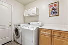 Modern Spacious 3 BD 25 BA King Office