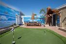 3 hole putting green