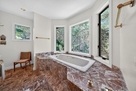 Master bath tub