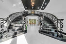 Grande entrance