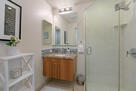 2nd bathroom and shower