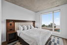 The Lakeview Guesthouse