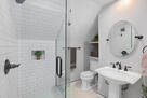 Upper full bathroom off king room