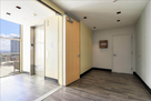 Beautifully Appointed 1 Bdm Condo 9th fl