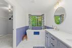 Primary en-suite bath