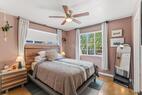 Queen bed with huge closet and en-suite bathr