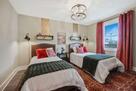 Country Artist Themed Apartment Downtown