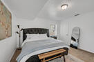 King size bedroom