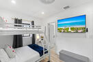 bedroom 2 -1 full 1 twin w TV