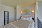Elegant Executive Flat on Telegraph Hill