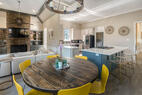 Kitchen Eat In