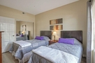 2nd bedroom  with 2 twin beds