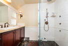 Primary en-suite