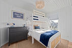 3rd bedroom w/ bottom bunk bed Full/ top twin