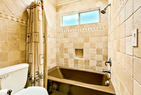 Jack 'N Jill Bathroom - Tub & Shower