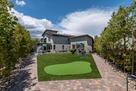 Putting green for golf lovers