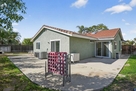 Pet Friendly - Centrally Located