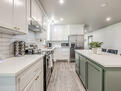 Newly Remodeled 3B 1.5B W/ King Bed